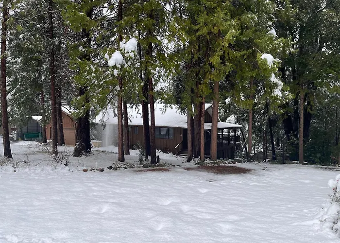 Ponderosa Creekside Retreat