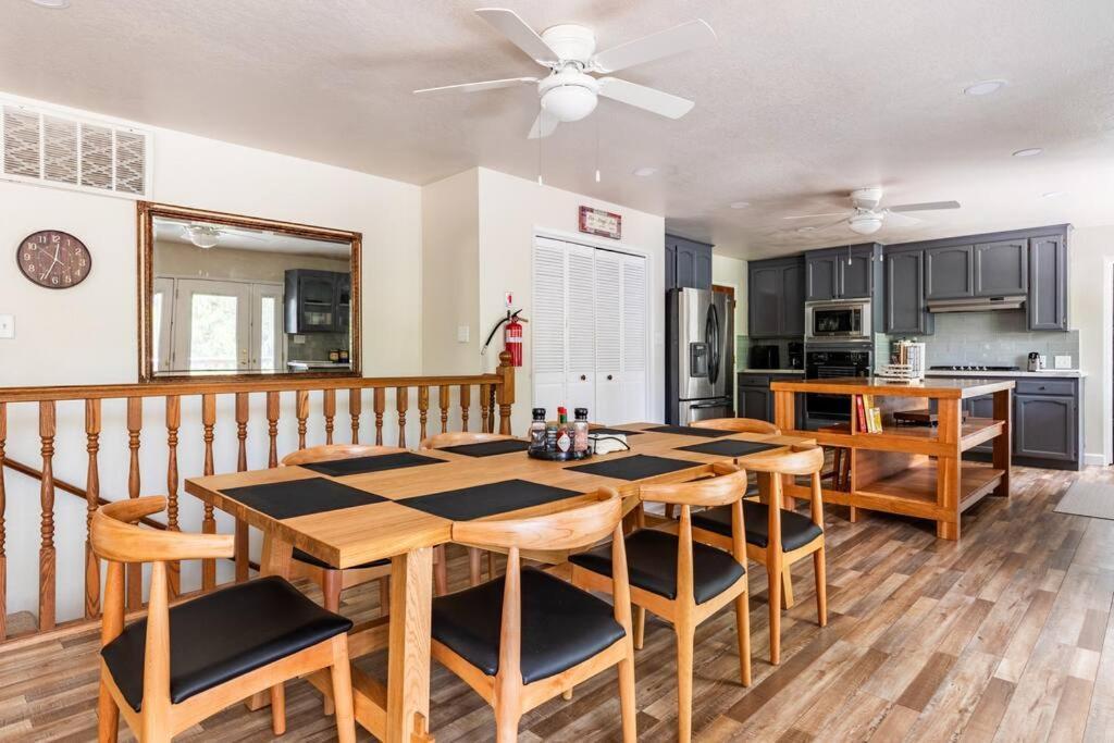 Ponderosa Creekside Retreat
