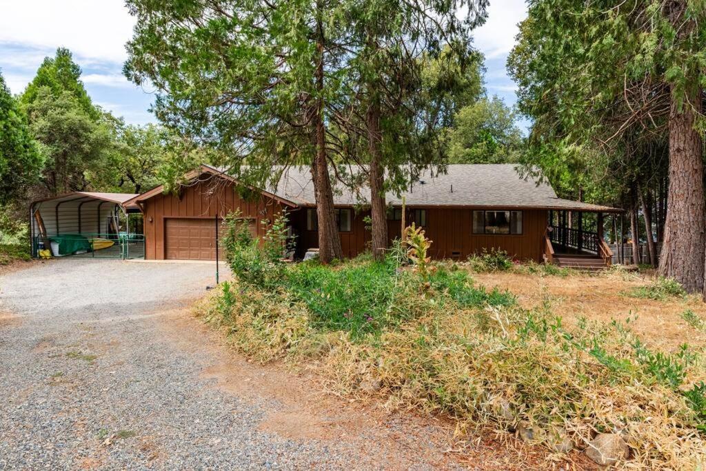 Ponderosa Creekside Retreat